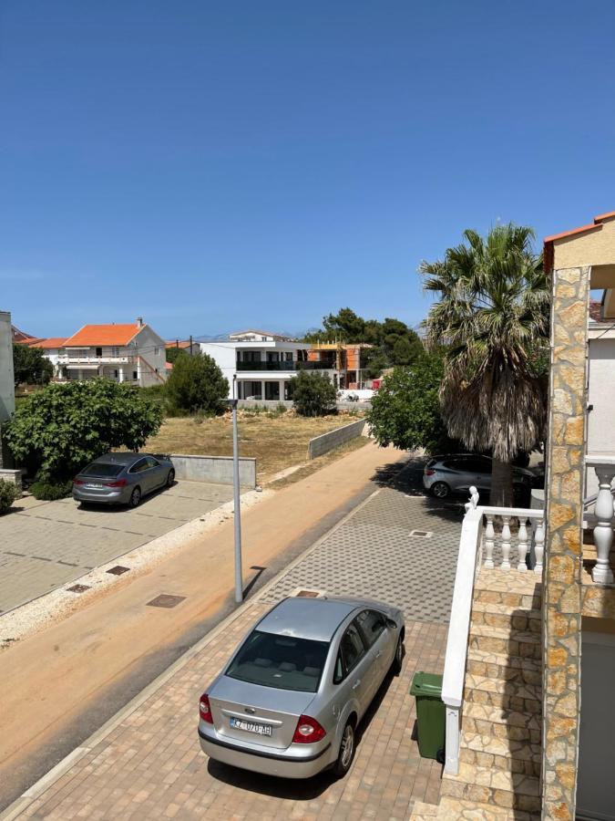 Apartments Villa Engeli Vir Exteriör bild