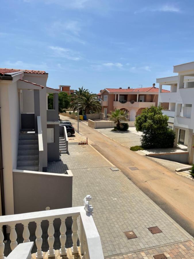 Apartments Villa Engeli Vir Exteriör bild