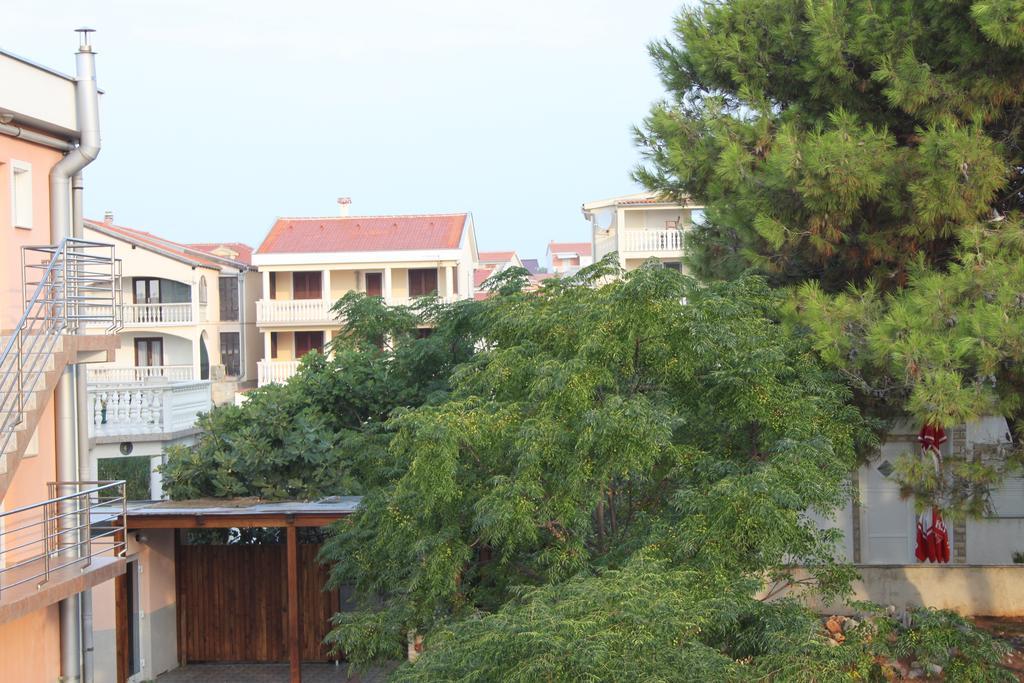 Apartments Villa Engeli Vir Exteriör bild